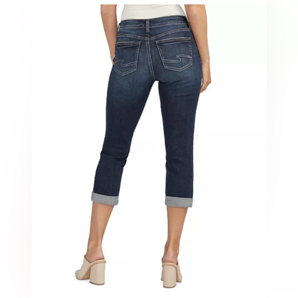 SILVER JEANS Suki Capri       
W33 x L23.5 (size 12/14)